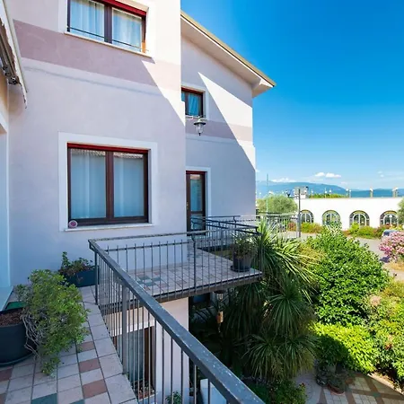 Apartment Il Cortiletto - Anna Manerba del Garda
