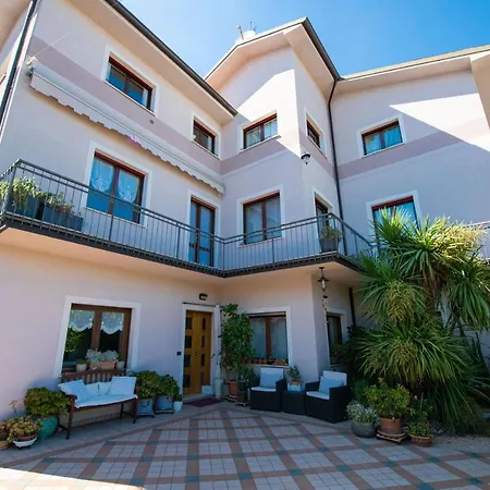 Il Cortiletto - Anna Apartment *